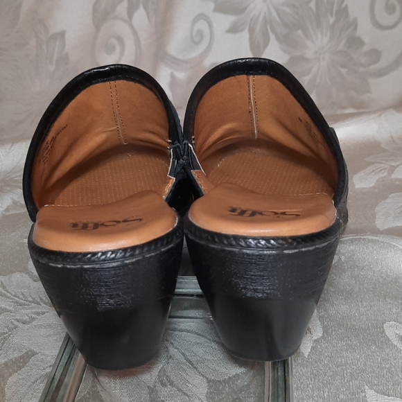 Söfft Black Leather Clogs - Picture 5 of 9